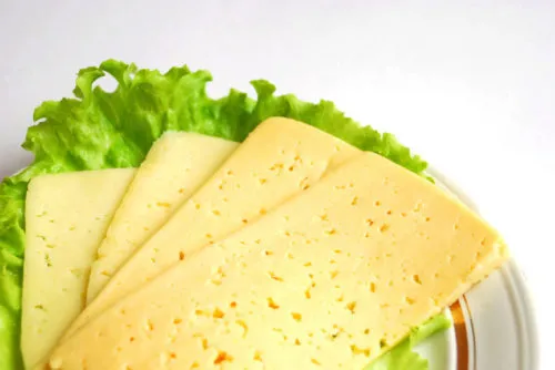 фотография продукта Сыр полутвердый 50% жирности "ЗОЛОТОЙ"